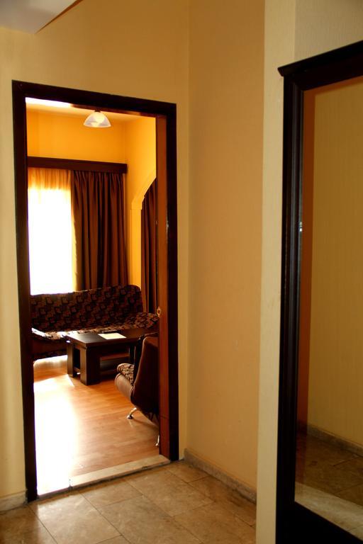 Avenue Hotel Tbiliszi Szoba fotó