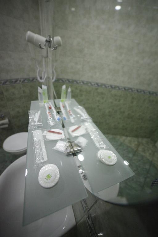 Avenue Hotel Tbiliszi Szoba fotó