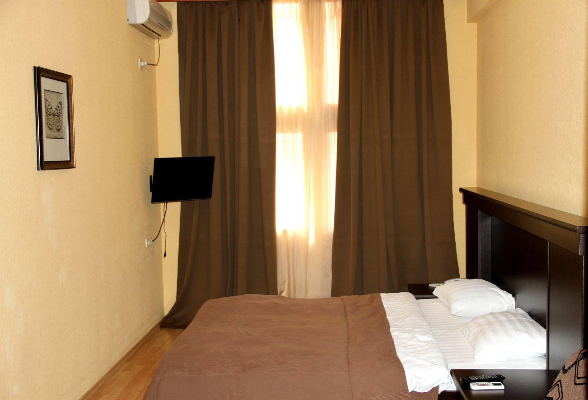 Avenue Hotel Tbiliszi Kültér fotó